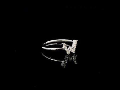 Rotating video showing the jewelry item