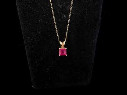 Rotating video showing the jewelry item