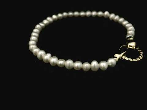 Rotating video showing the jewelry item