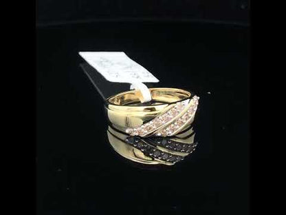 Rotating video showing the jewelry item
