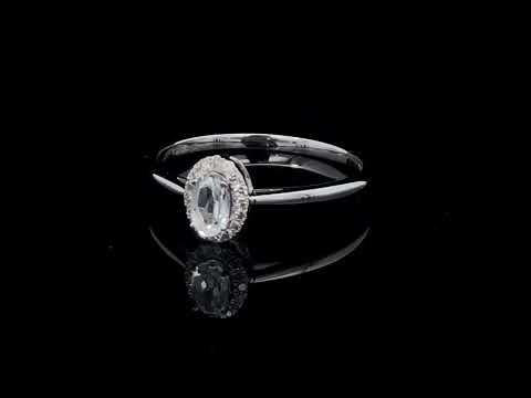 Rotating video showing the jewelry item