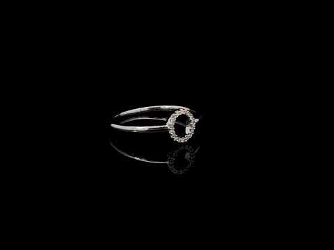 Rotating video showing the jewelry item