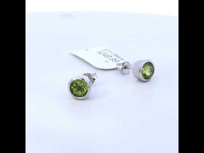 Rotating video showing the jewelry item