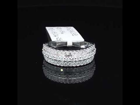 Rotating video showing the jewelry item