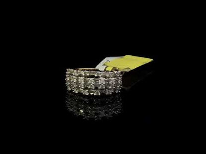 Rotating video showing the jewelry item