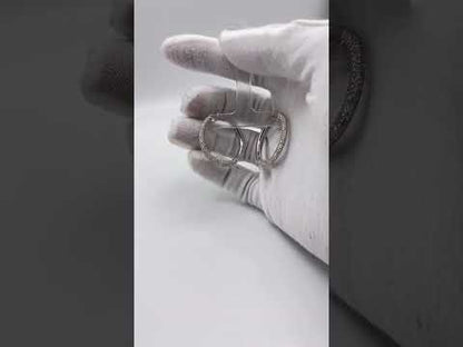 Rotating video showing the jewelry item