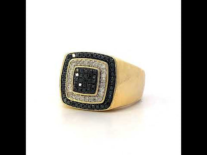 Rotating video showing the jewelry item