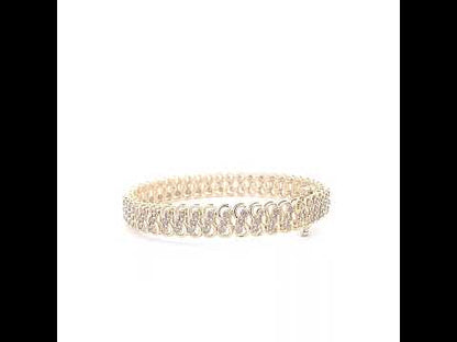 Rotating video showing the jewelry item