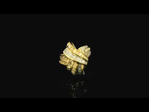 Rotating video showing the jewelry item