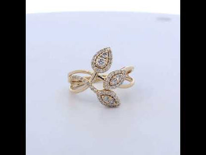 Rotating video showing the jewelry item