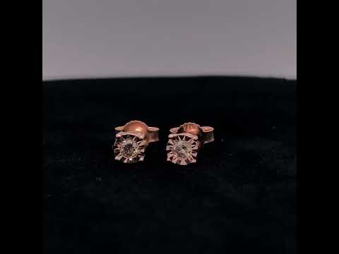 Rotating video showing the jewelry item