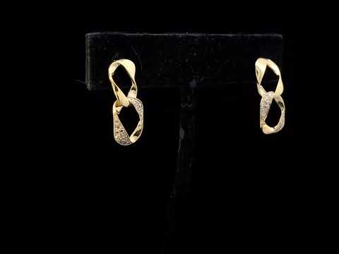 Rotating video showing the jewelry item