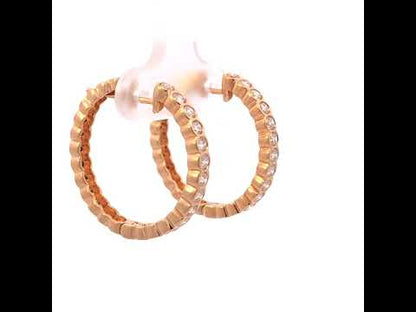 Rotating video showing the jewelry item