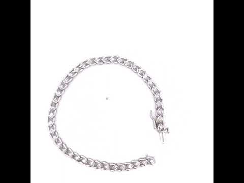 Rotating video showing the jewelry item