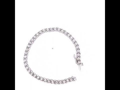 Rotating video showing the jewelry item