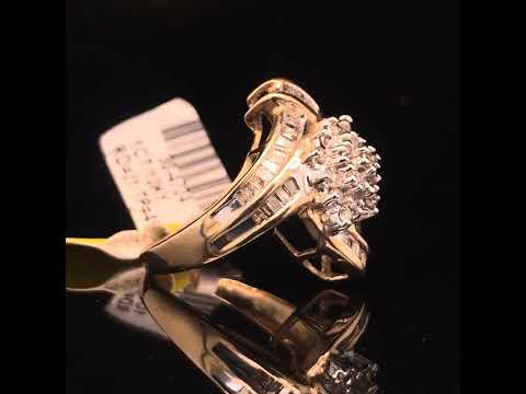 Rotating video showing the jewelry item