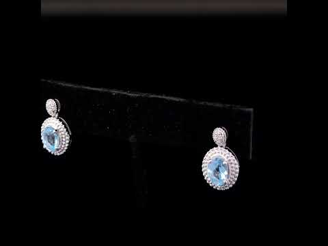 Rotating video showing the jewelry item