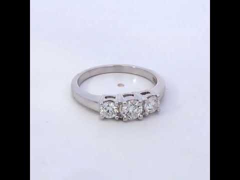 Rotating video showing the jewelry item