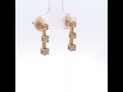 Rotating video showing the jewelry item