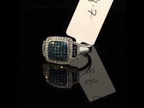 Rotating video showing the jewelry item