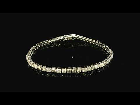 Rotating video showing the jewelry item