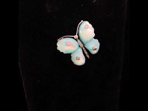 Rotating video showing the jewelry item