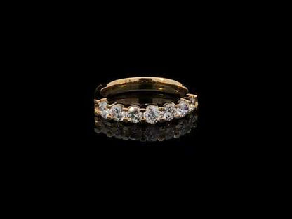 Rotating video showing the jewelry item