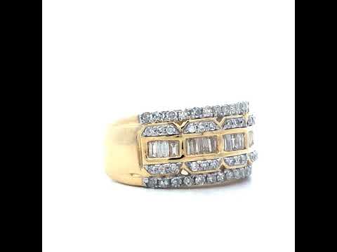 Rotating video showing the jewelry item