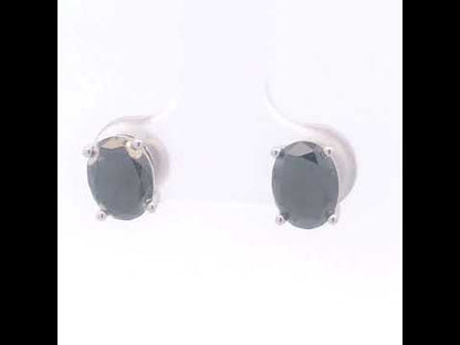 Rotating video showing the jewelry item