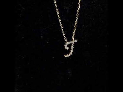 Rotating video showing the jewelry item