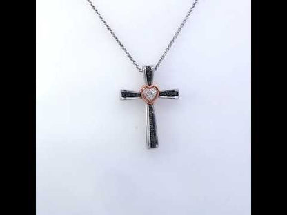 Rotating video showing the jewelry item