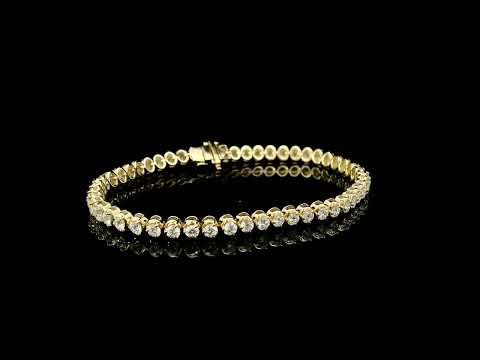 Rotating video showing the jewelry item