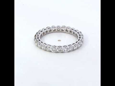 Rotating video showing the jewelry item