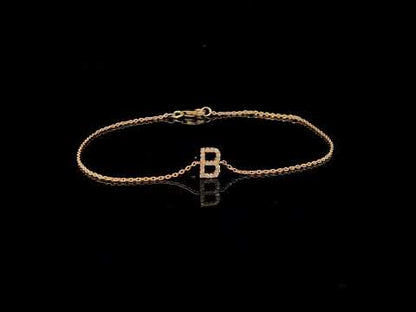 Rotating video showing the jewelry item