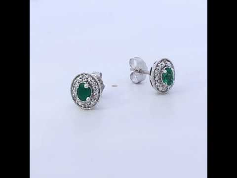 Rotating video showing the jewelry item