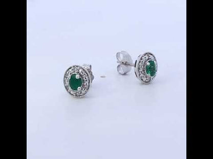 Rotating video showing the jewelry item