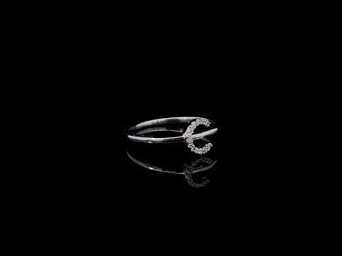 Rotating video showing the jewelry item