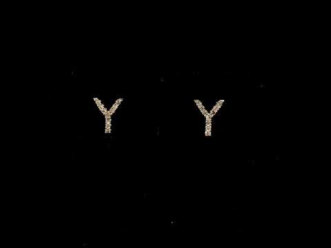Rotating video showing the jewelry item