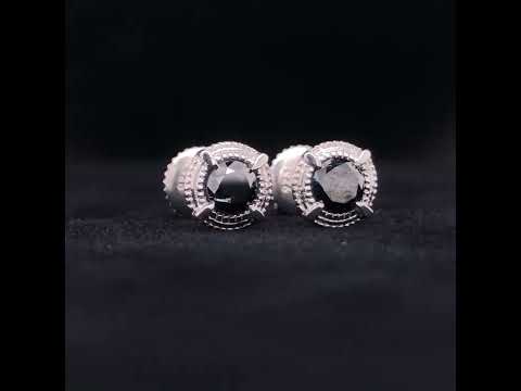 Rotating video showing the jewelry item