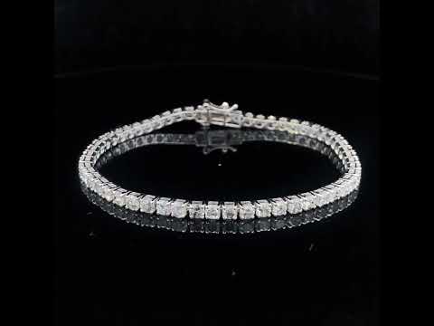 Rotating video showing the jewelry item