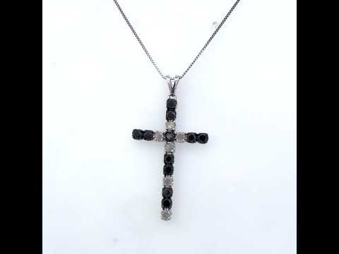 Rotating video showing the jewelry item