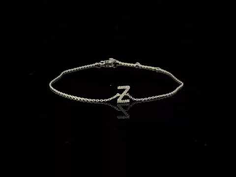Rotating video showing the jewelry item