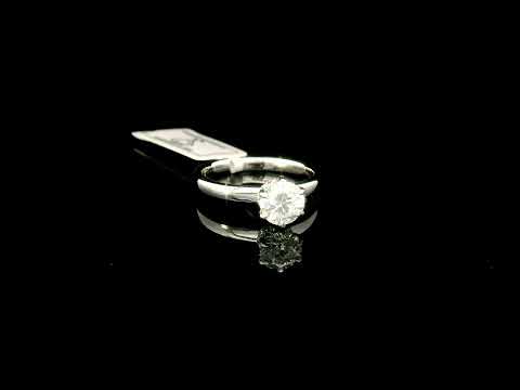 Rotating video showing the jewelry item