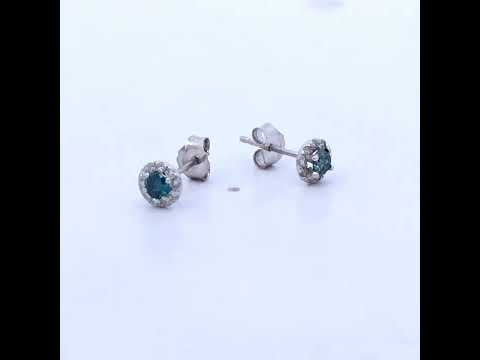 Rotating video showing the jewelry item