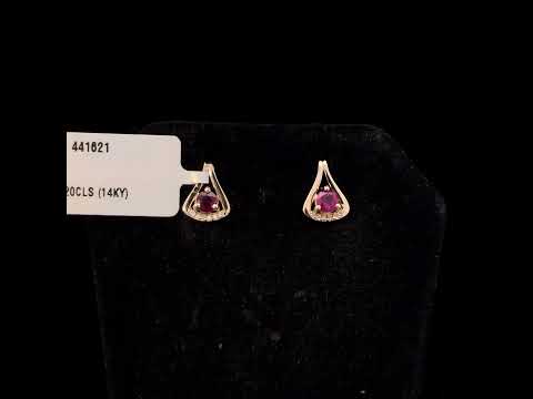 Rotating video showing the jewelry item