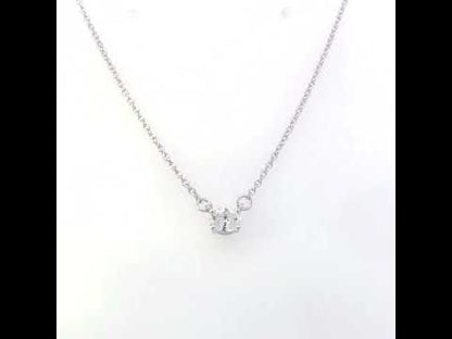 Rotating video showing the jewelry item