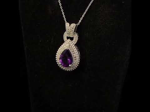 Rotating video showing the jewelry item