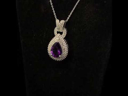 Rotating video showing the jewelry item