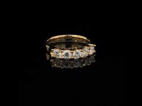 Rotating video showing the jewelry item
