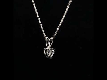 Rotating video showing the jewelry item